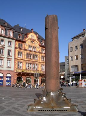 Markthäuser und Heunensäule