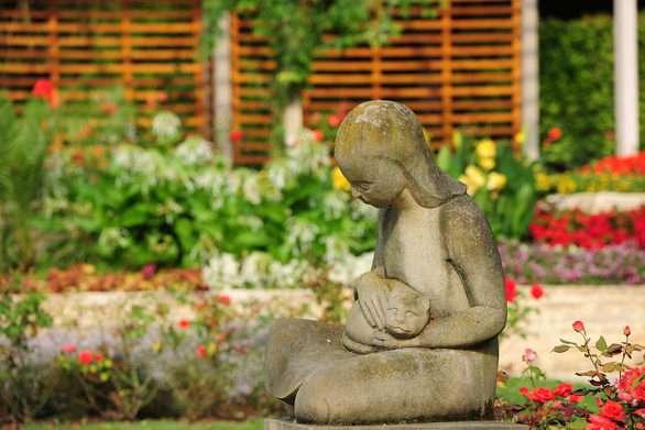 Skulptur im Rosengarten, Stadtpark