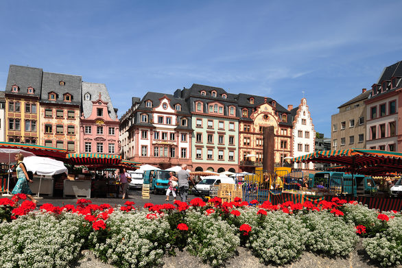 Wochenmarkt auf dem Marktplatz