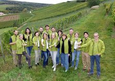 Die Mitglieder von WineFlow im Weinberg