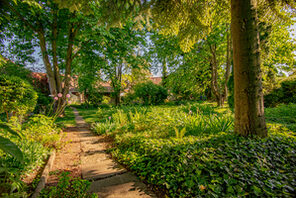 Großer, parkähnlicher Garten © Weingut J.G. Orb