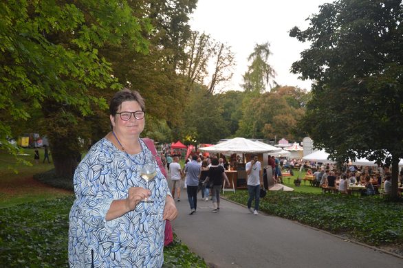 Sigrid Lemb-Becker, Vorsitzende der Mainzer Winzer, auf dem Weinmarkt in Mainz.