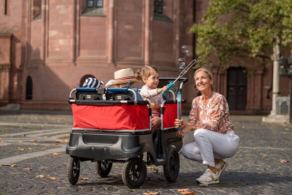 Tagesmütter und -väter begleiten Kinder ein Stück weit auf dem Weg ins Leben.